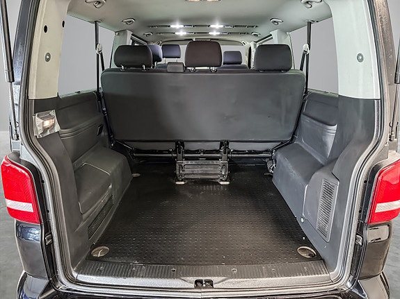 Volkswagen Caravelle 23 of 27