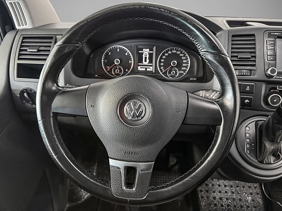 Volkswagen Caravelle 13 of 27