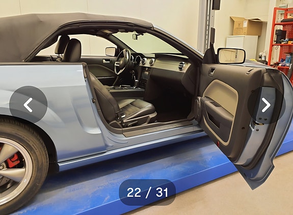 Ford Mustang 21 of 26