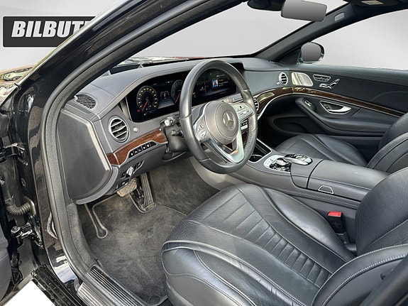 Mercedes-Benz S560 e 10 of 30
