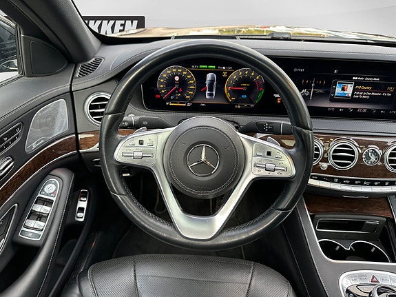 Mercedes-Benz S560 e 13 of 30