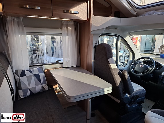 Weinsberg Carasuite 700MX 24 of 30