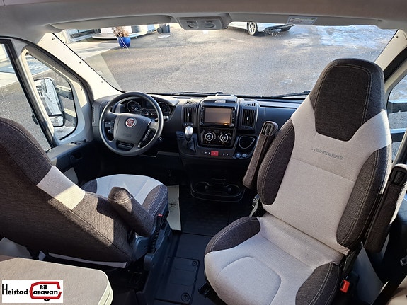 Weinsberg Carasuite 700MX 23 of 30
