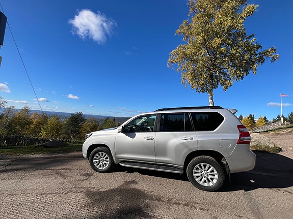 Toyota Land Cruiser 8 of 10