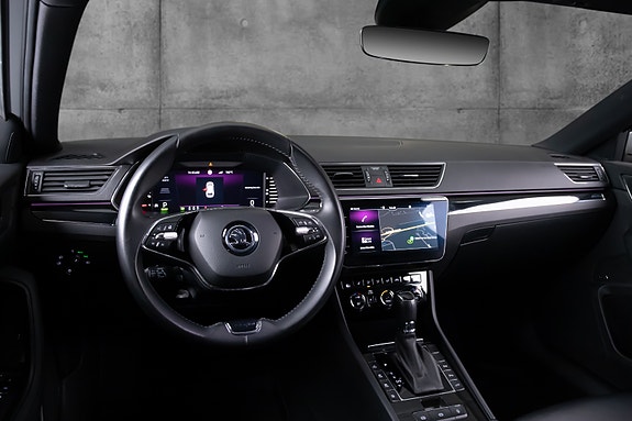 Skoda Superb 8 of 25