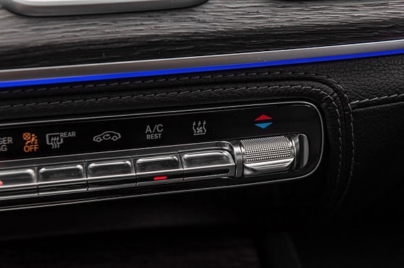 Mercedes-Benz GLE300 d 30 of 30