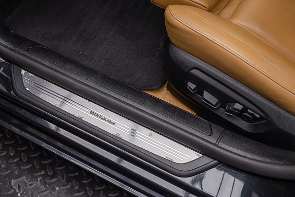 BMW 750i 16 of 30