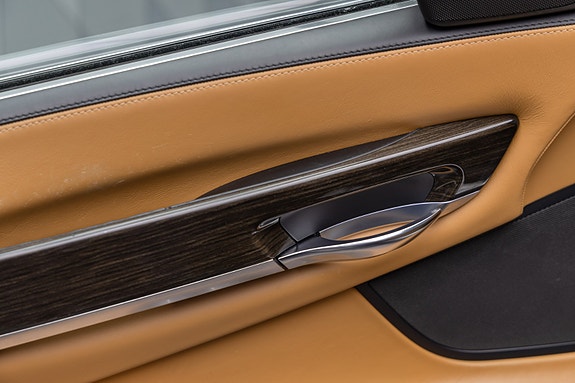 BMW 750i 14 of 30