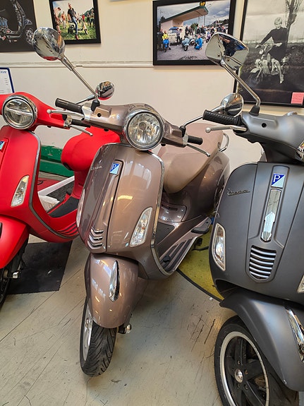 Vespa Primavera 50/LX 50 5 of 7