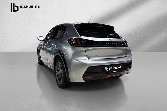Peugeot e-208 8 of 20