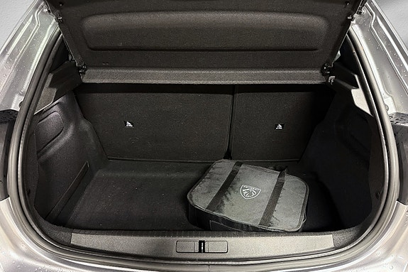 Peugeot e-208 20 of 20