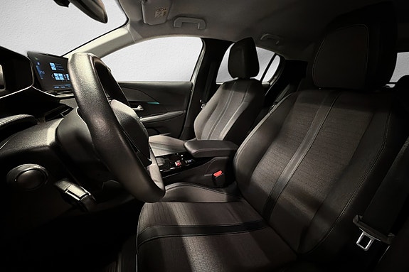 Peugeot e-208 10 of 20
