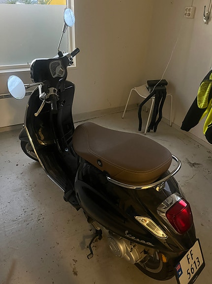 Vespa Primavera 50 3 of 4