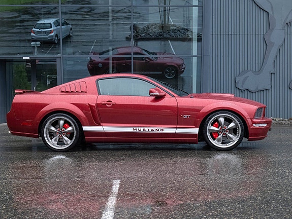 Ford Mustang 18 of 30