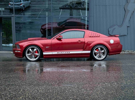 Ford Mustang 7 of 30