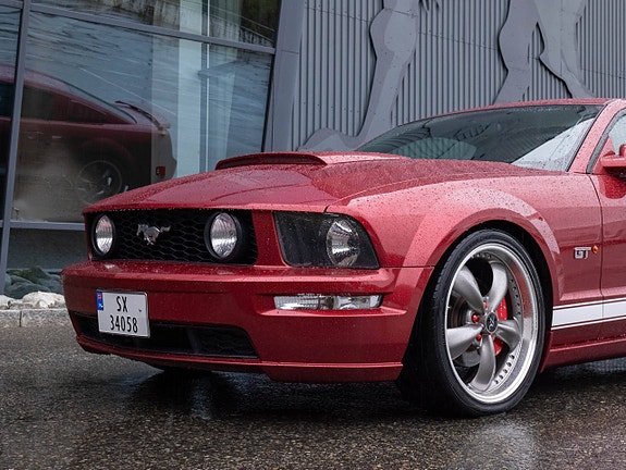 Ford Mustang 3 of 30