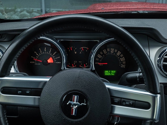 Ford Mustang 26 of 30