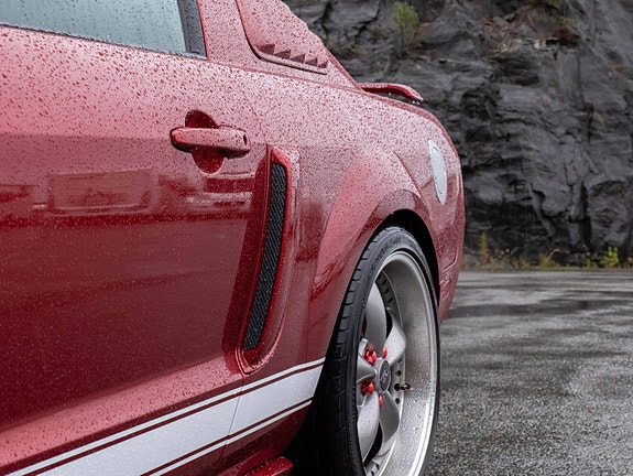 Ford Mustang 11 of 30