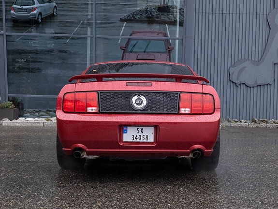 Ford Mustang 22 of 30