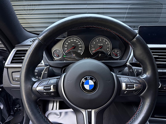 BMW M4 19 of 30