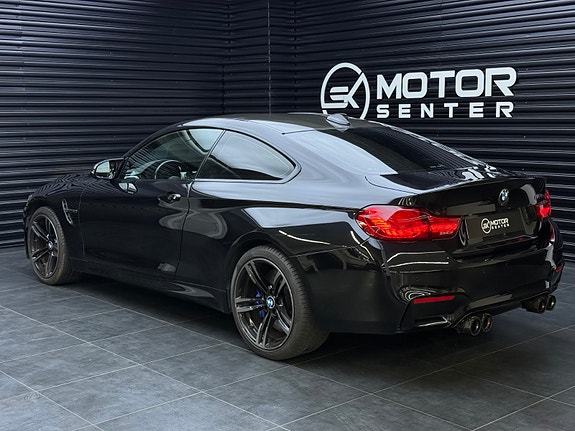 BMW M4 2 of 30