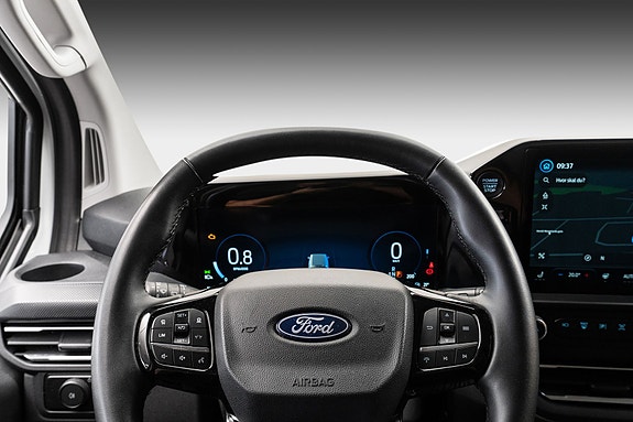 Ford Transit Custom 11 of 27