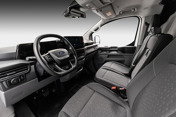 Ford Transit Custom 22 of 27