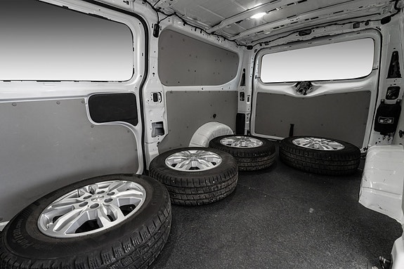Ford Transit Custom 23 of 27