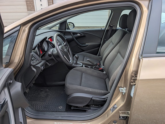 Opel Astra 10 of 28