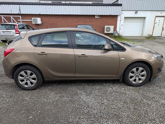 Opel Astra 8 of 28