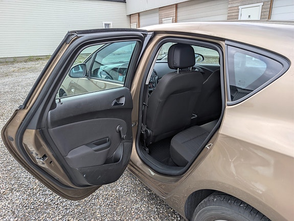 Opel Astra 16 of 28