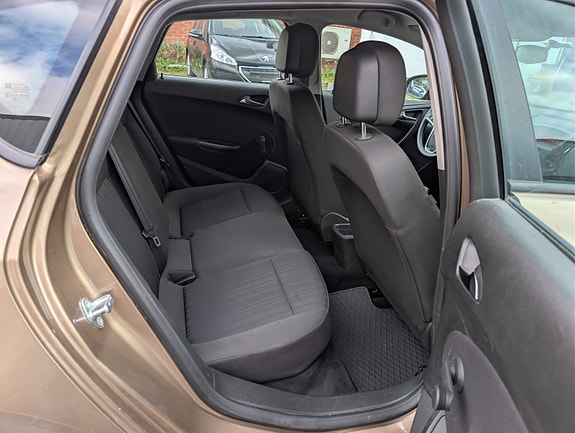 Opel Astra 23 of 28