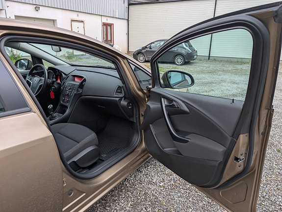 Opel Astra 25 of 28