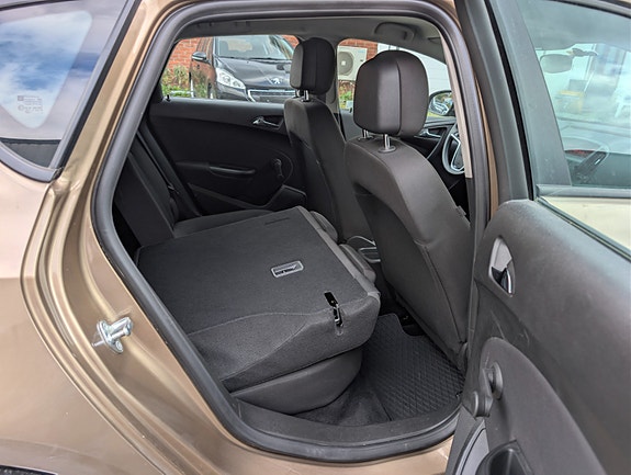 Opel Astra 24 of 28