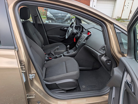 Opel Astra 26 of 28