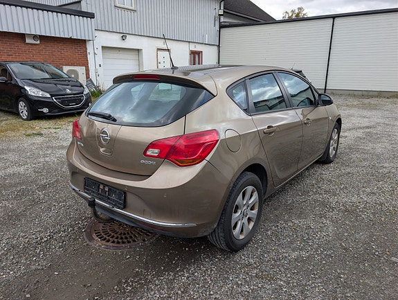 Opel Astra 7 of 28