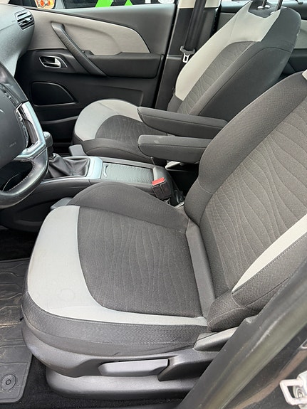 Citroen Grand C4 Picasso 21 of 30