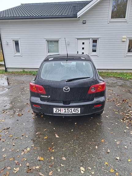 Mazda 3 4 of 6