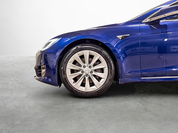 Tesla Model S 26 of 29