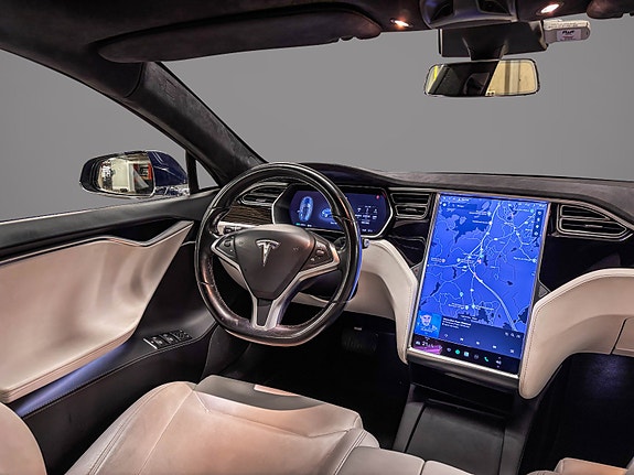 Tesla Model S 15 of 29