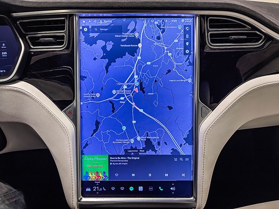 Tesla Model S 14 of 29