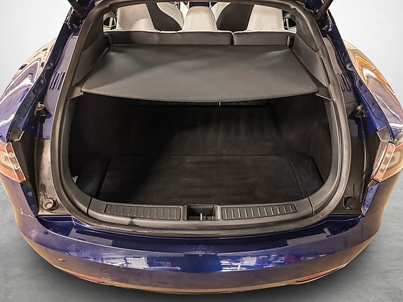 Tesla Model S 24 of 29