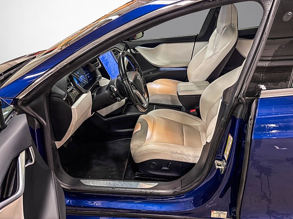 Tesla Model S 10 of 29