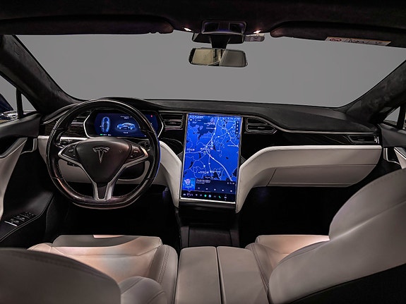 Tesla Model S 11 of 29