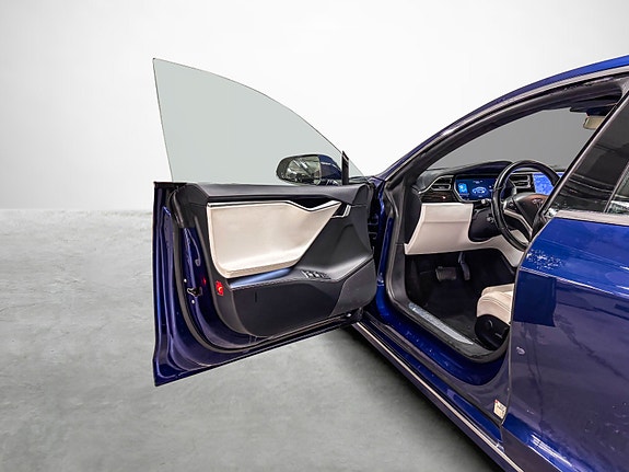 Tesla Model S 9 of 29