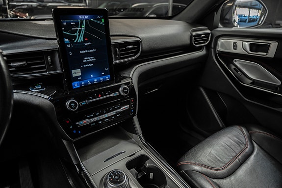 Ford Explorer 21 of 30