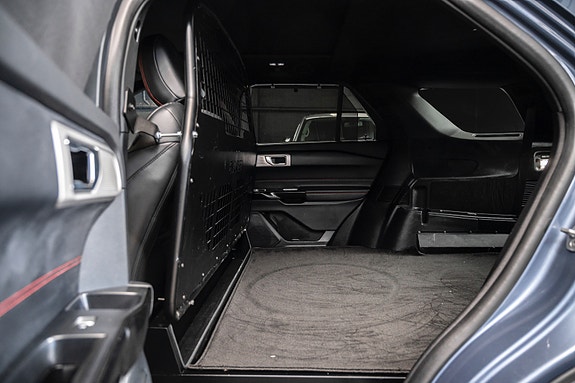 Ford Explorer 27 of 30