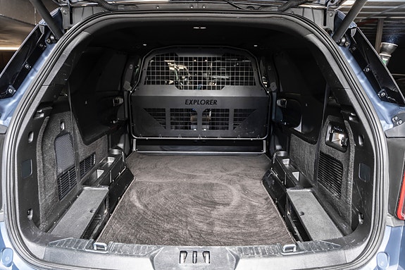 Ford Explorer 28 of 30