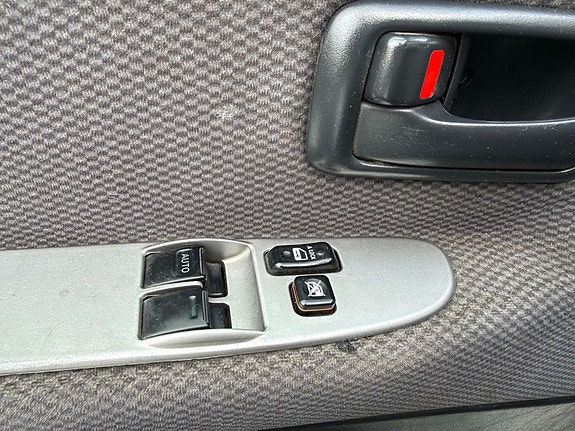 Toyota HiAce 12 of 24
