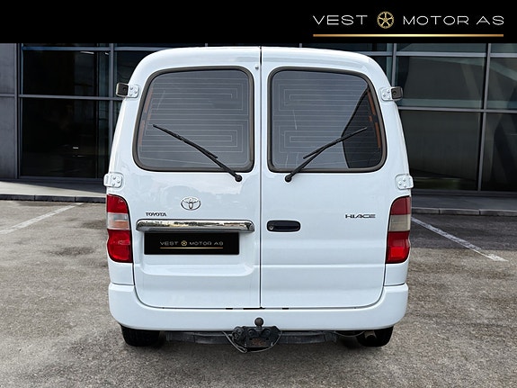 Toyota HiAce 5 of 24